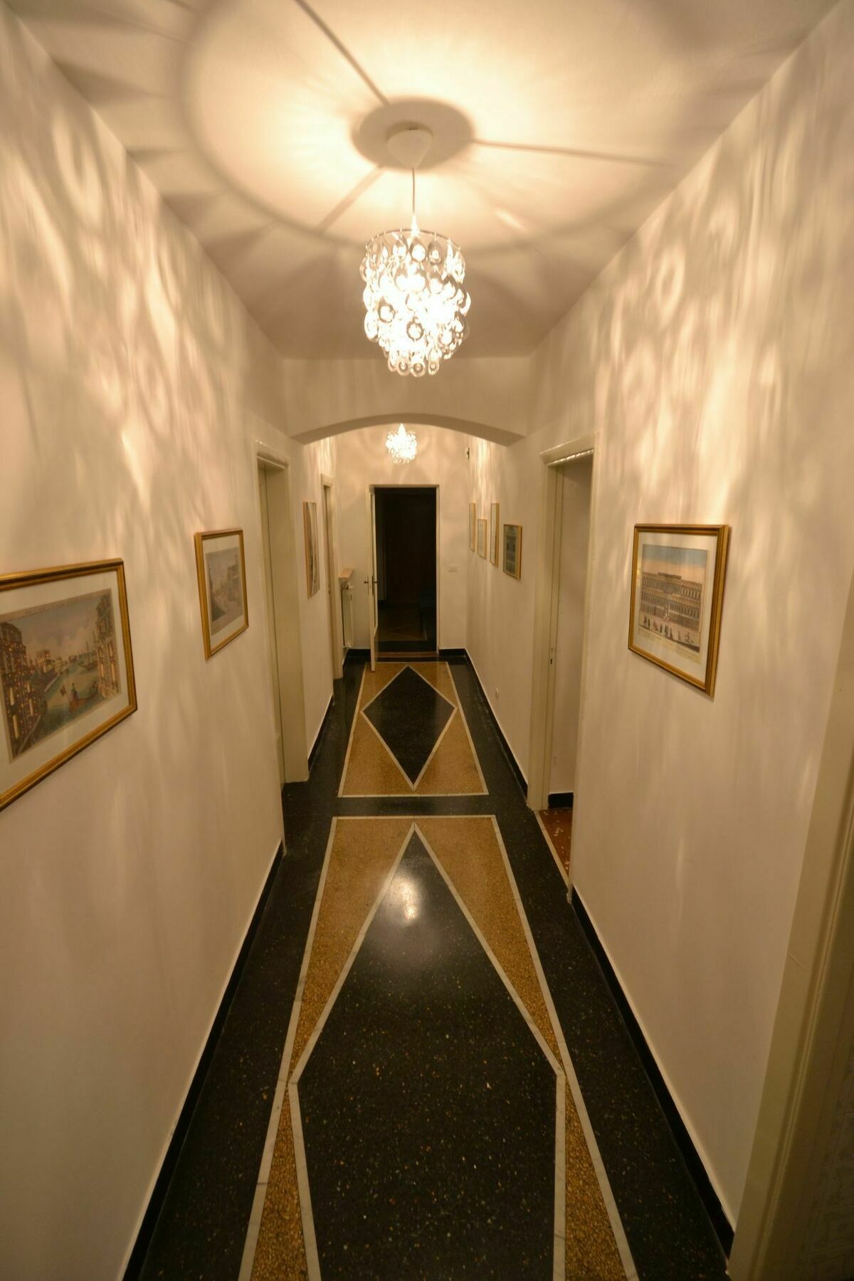 Ariadimare Genoa Luaran gambar