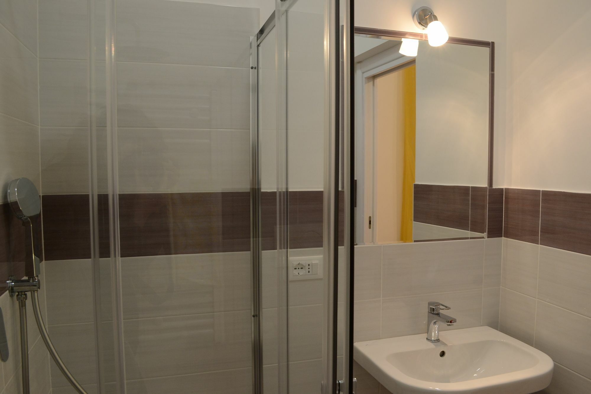 Ariadimare Genoa Luaran gambar